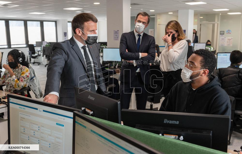 Macron visits a Social security insurance center - Creteil