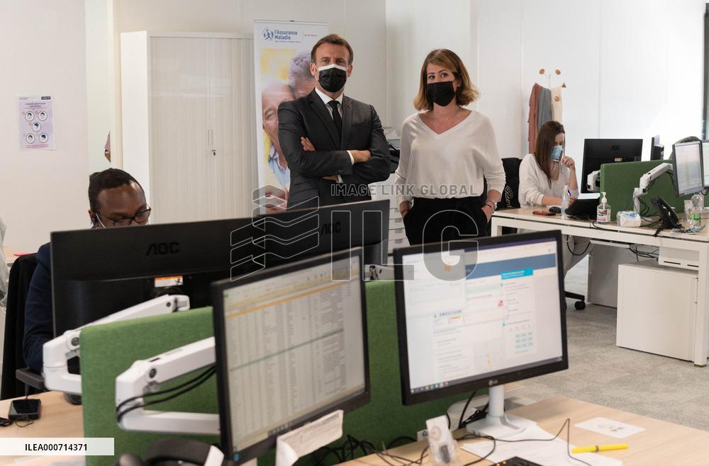 Macron visits a Social security insurance center - Creteil