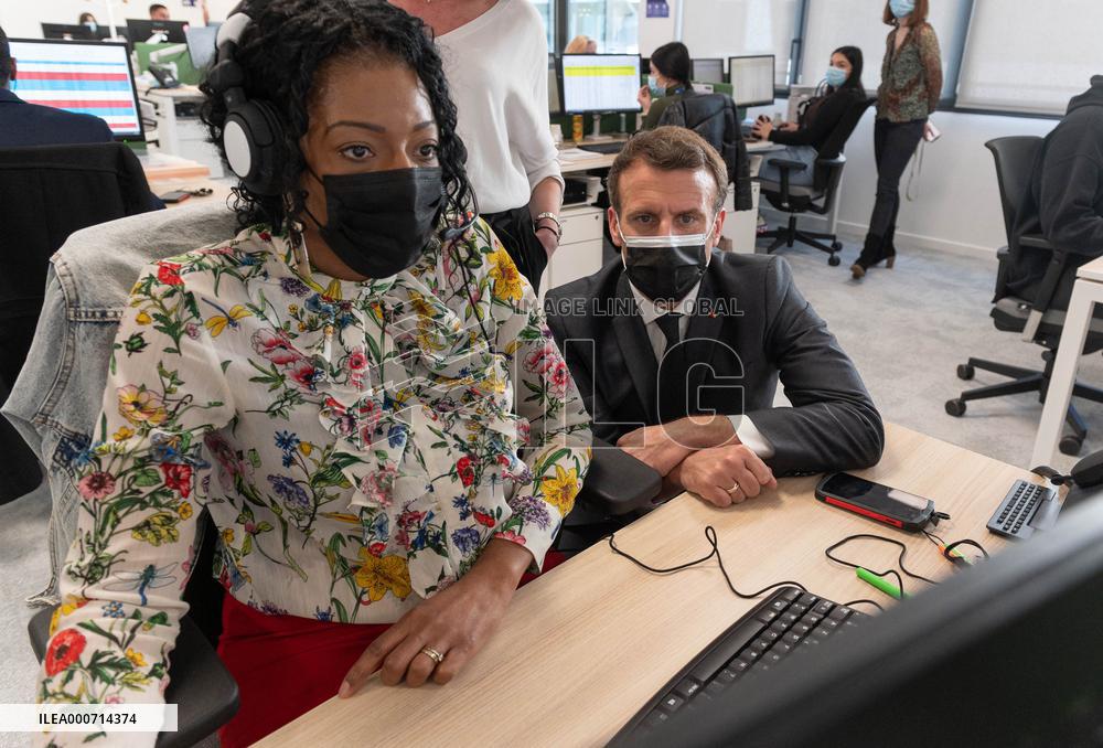Macron visits a Social security insurance center - Creteil