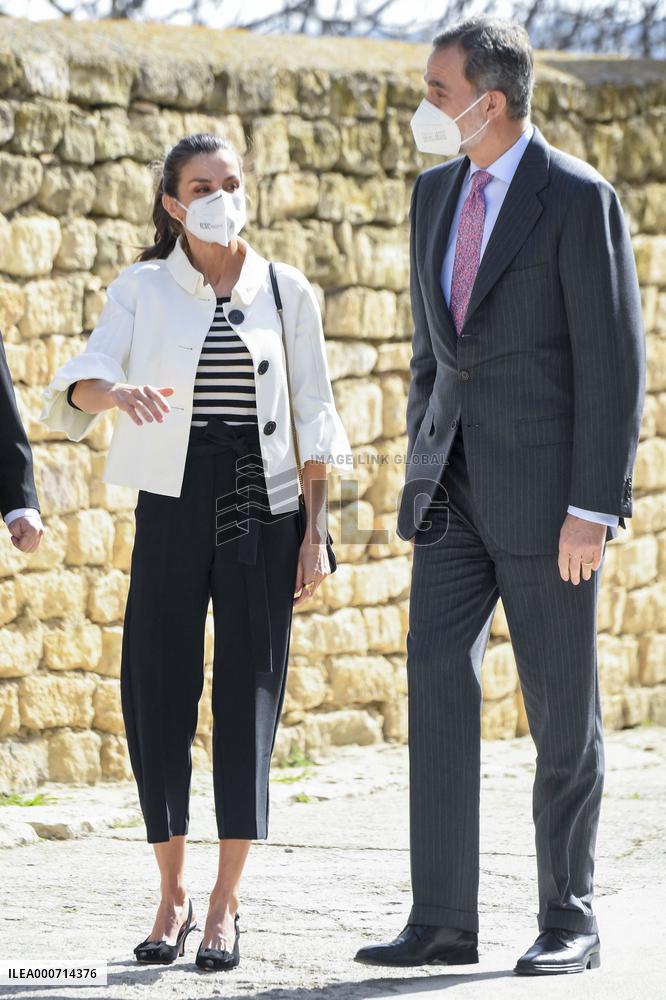 Royals visit the borntown of Francisco de Goya