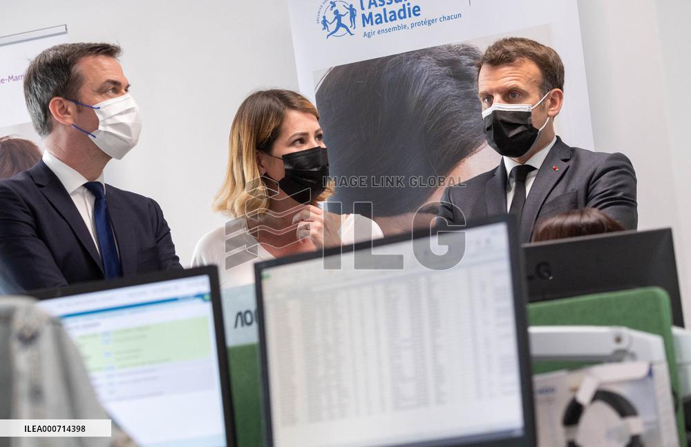 Macron visits a Social security insurance center - Creteil