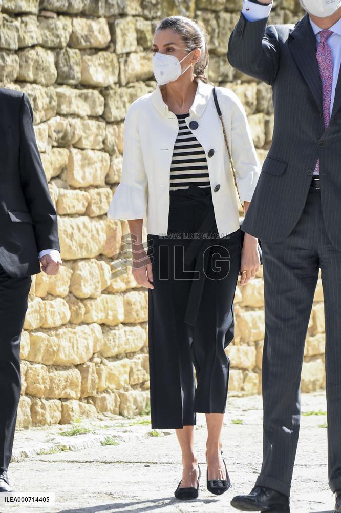 Royals visit the borntown of Francisco de Goya