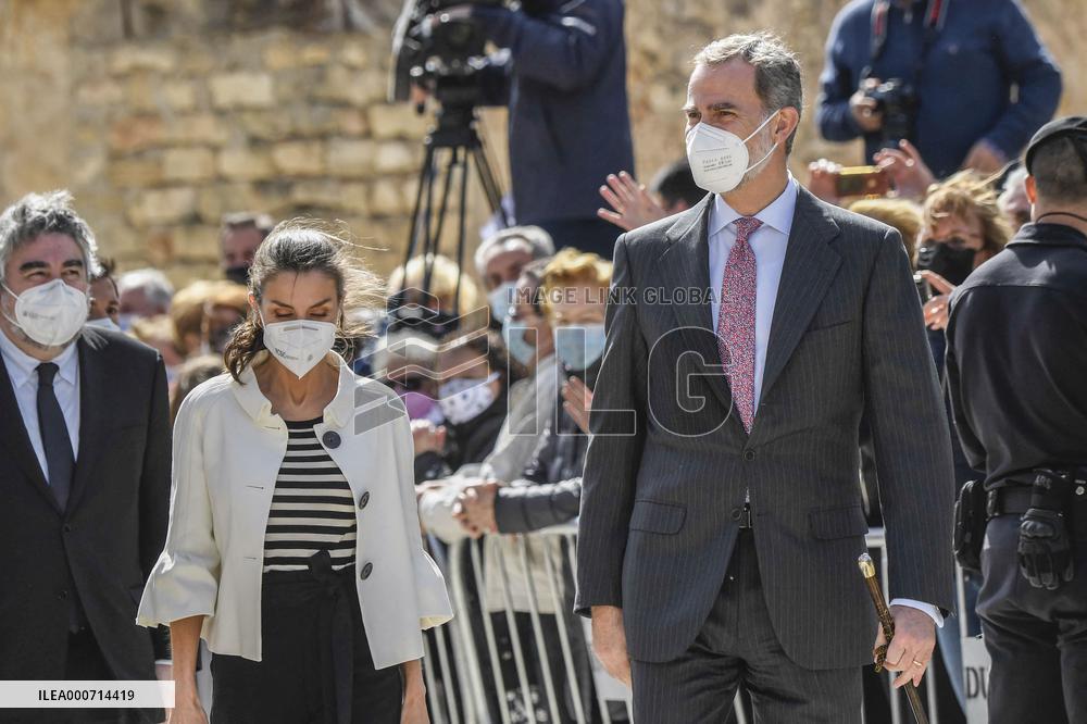 Royals visit the borntown of Francisco de Goya