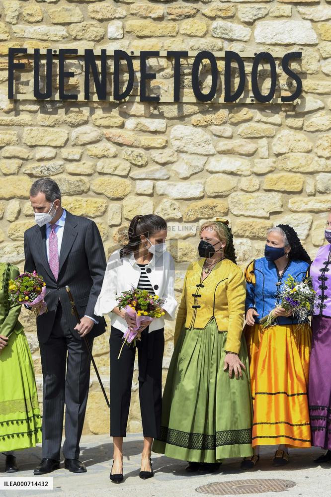 Royals visit the borntown of Francisco de Goya