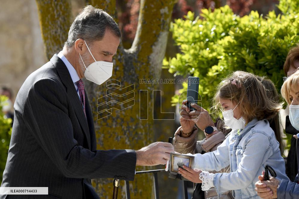 Royals visit the borntown of Francisco de Goya