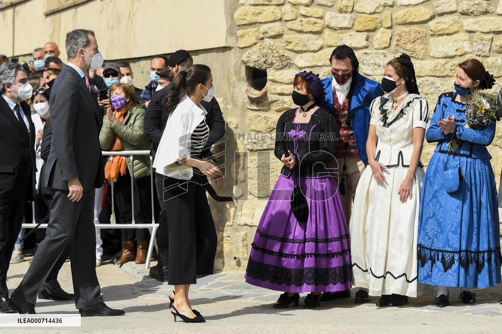 Royals visit the borntown of Francisco de Goya