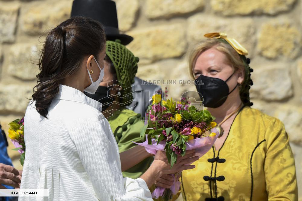 Royals visit the borntown of Francisco de Goya
