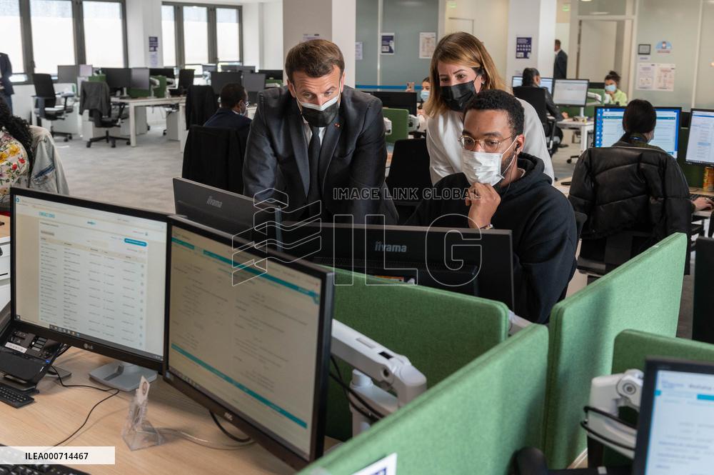 Macron visits a Social security insurance center - Creteil