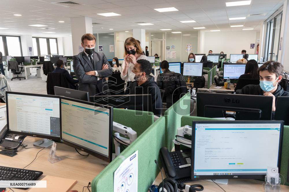 Macron visits a Social security insurance center - Creteil