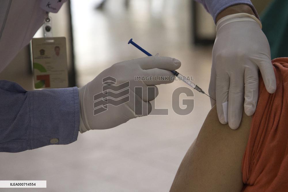 Elderly Get Vaccinated - Mexico