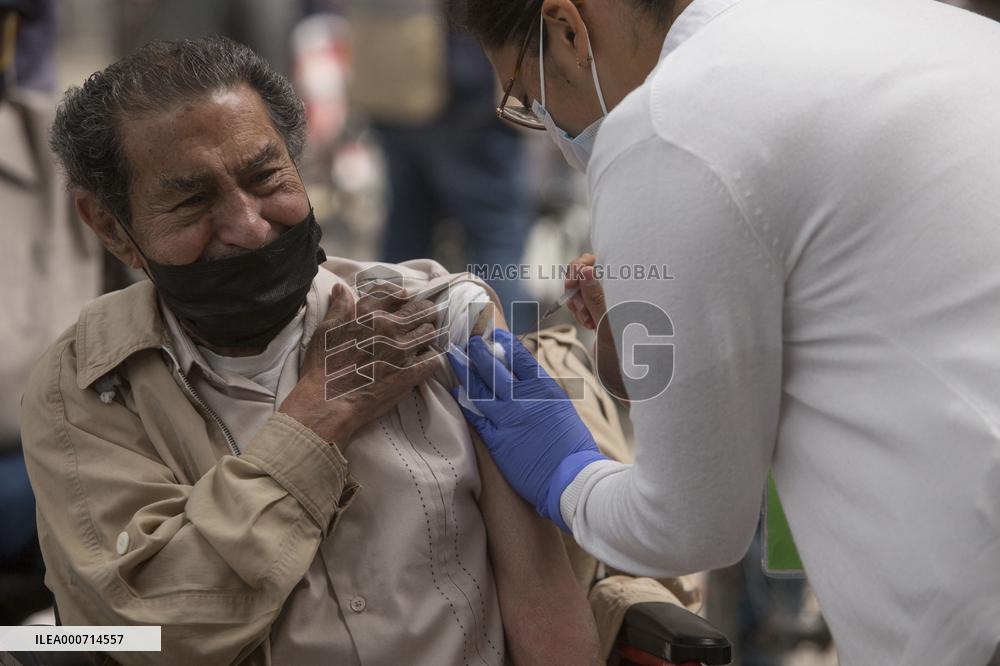 Elderly Get Vaccinated - Mexico