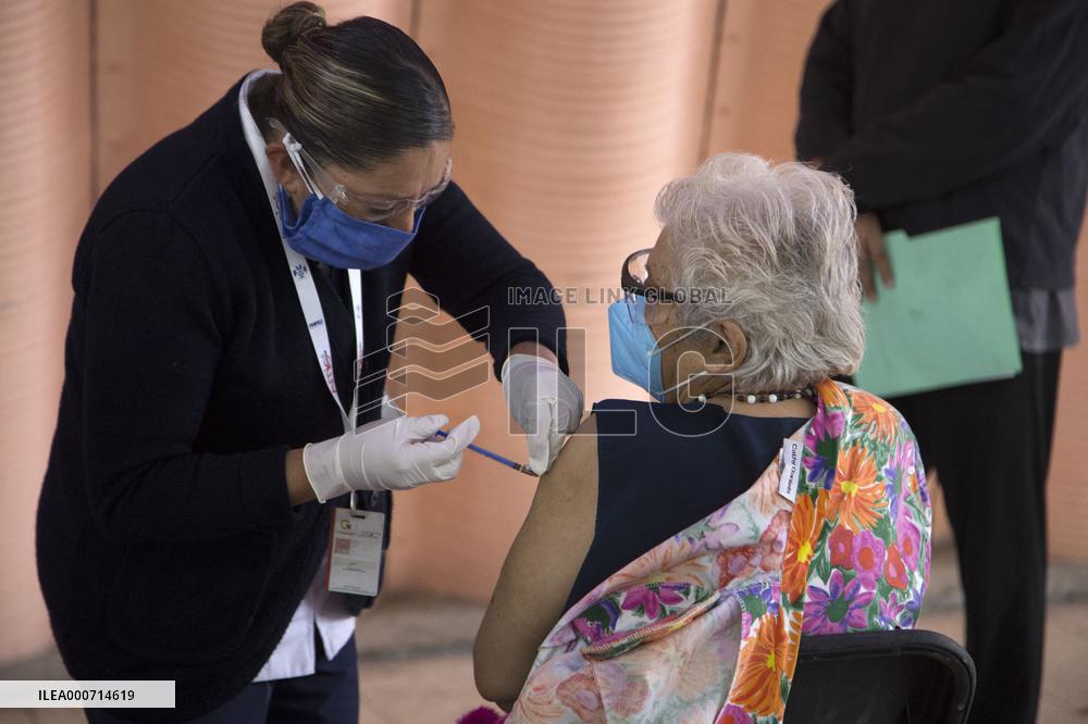 Elderly Get Vaccinated - Mexico