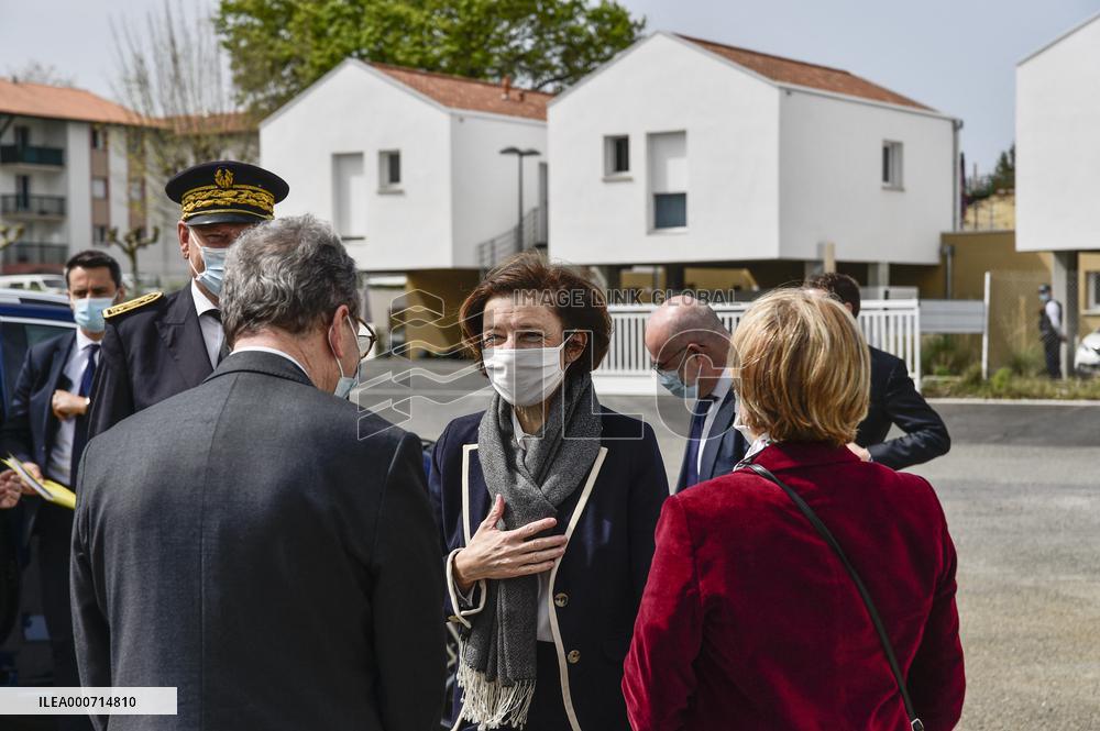 Florence Parly visits the Telerad company - Anglet