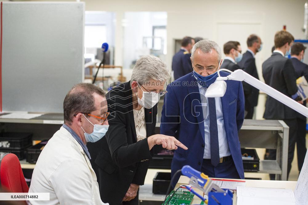 Florence Parly visits the Telerad company - Anglet