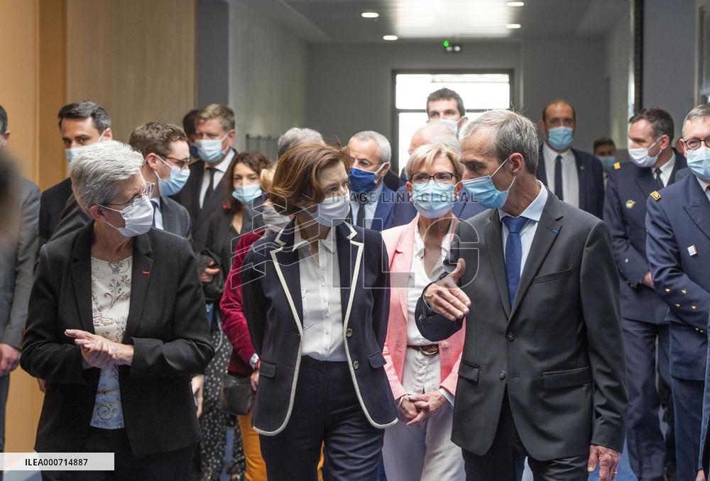 Florence Parly visits the Telerad company - Anglet