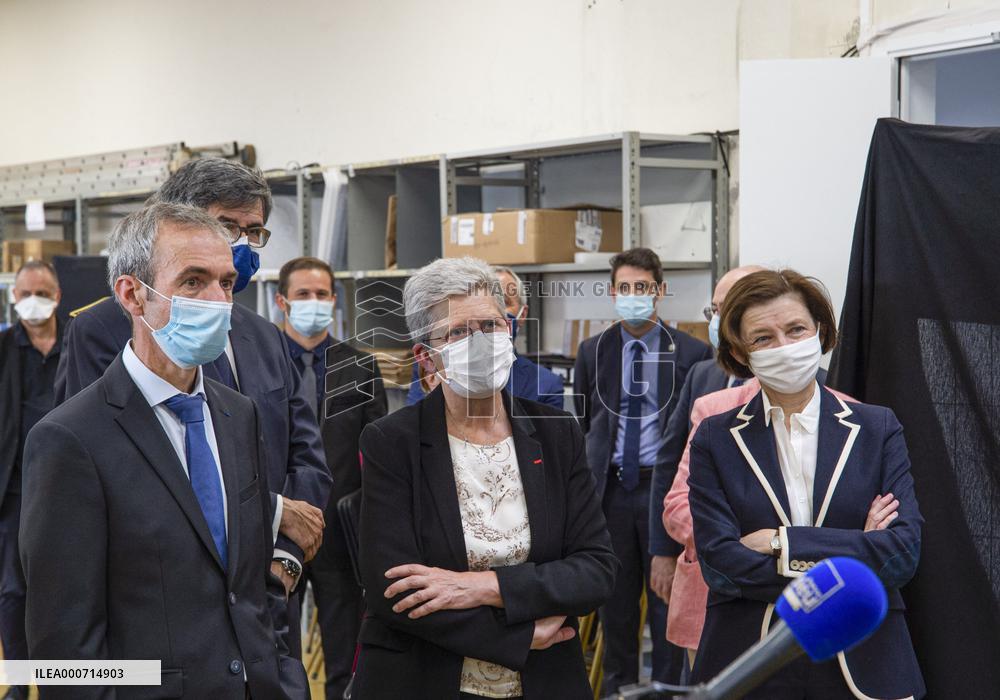 Florence Parly visits the Telerad company - Anglet