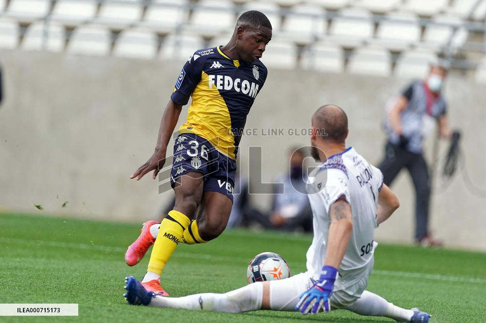 Football - Reims vs Monaco