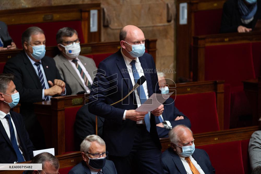 Questions to the governement - Paris