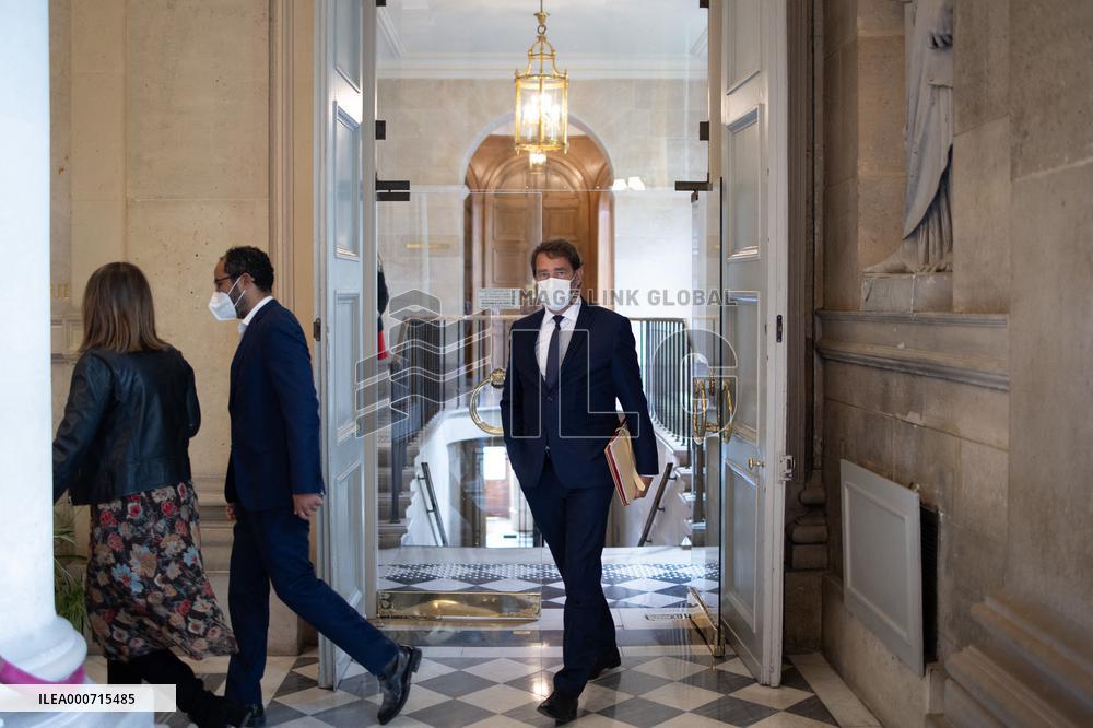 Questions to the governement - Paris
