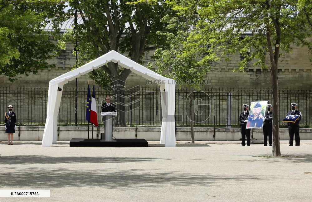 Tribute to police officer killed in Avignon - South of France