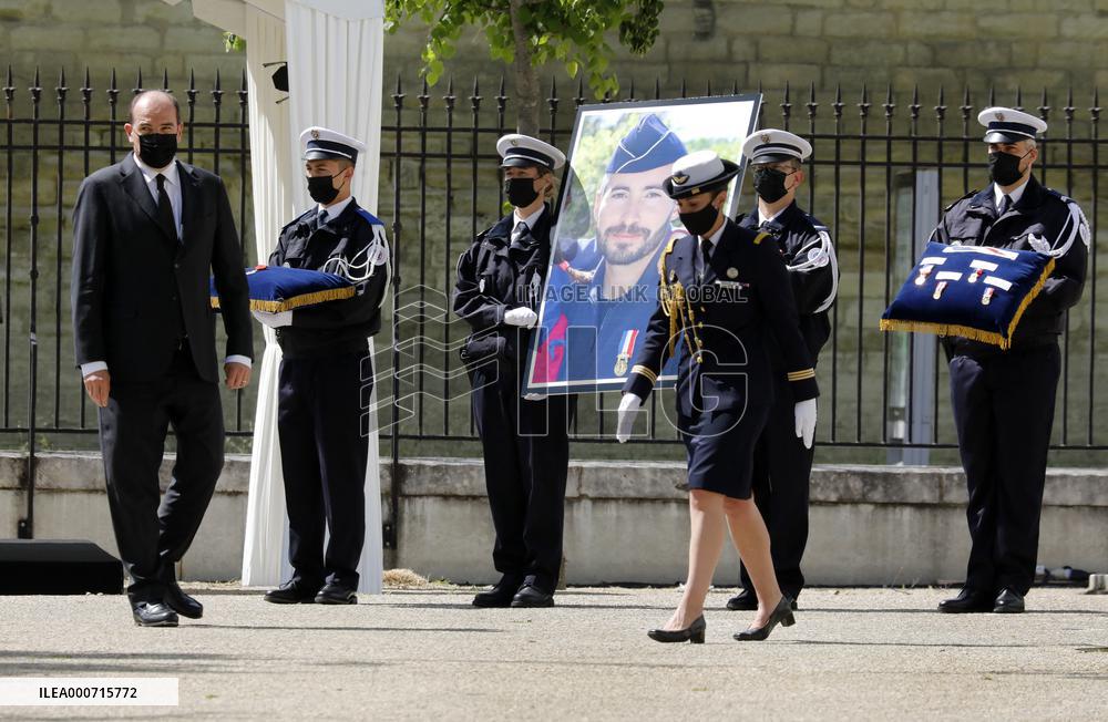 Tribute to police officer killed in Avignon - South of France