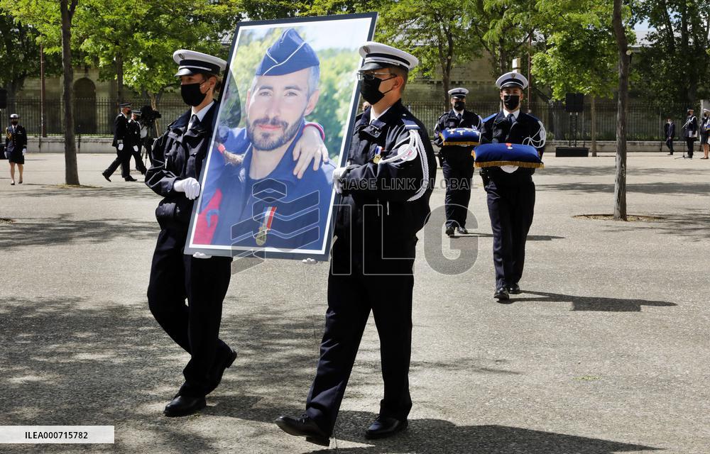 Tribute to police officer killed in Avignon - South of France