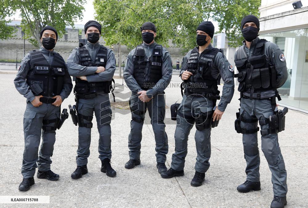 Tribute to police officer killed in Avignon - South of France