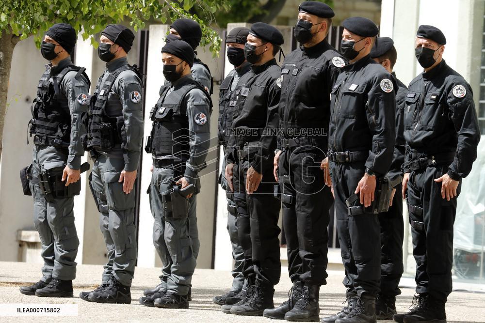 Tribute to police officer killed in Avignon - South of France