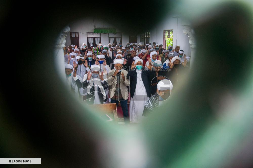 Naqsyabandiyah Performs Eid Mubarak 1442 Hijriah - Indonesia