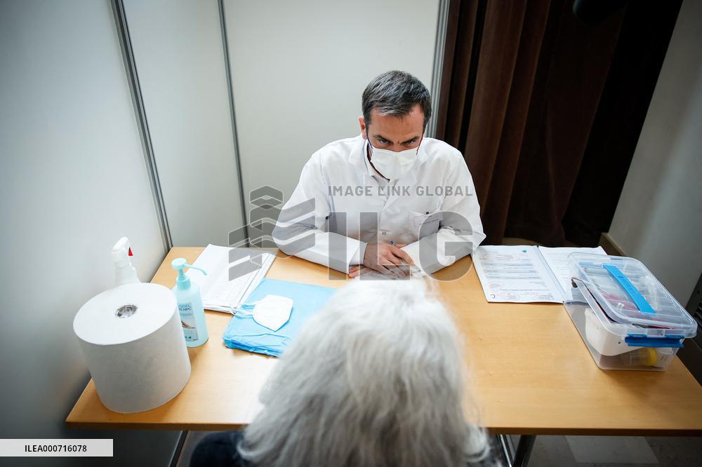 Olivier Veran at vaccination center in Montrouge - France
