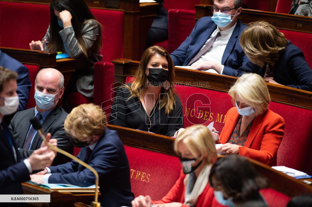 Questions to the governement - Paris