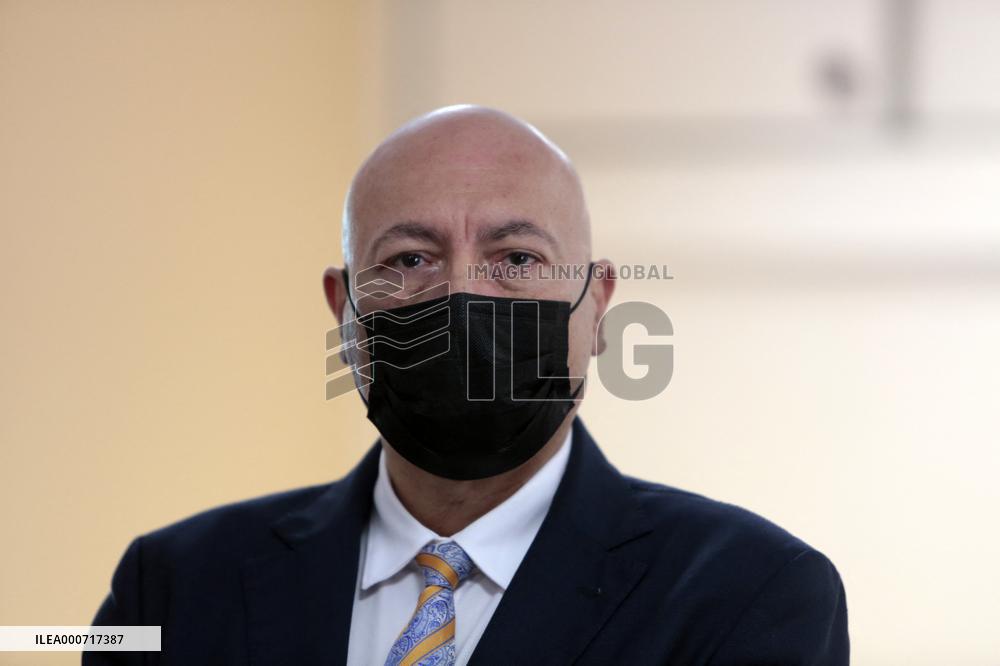 Killer Who Shot Dead Two Colleagues On The Run - Cevennes