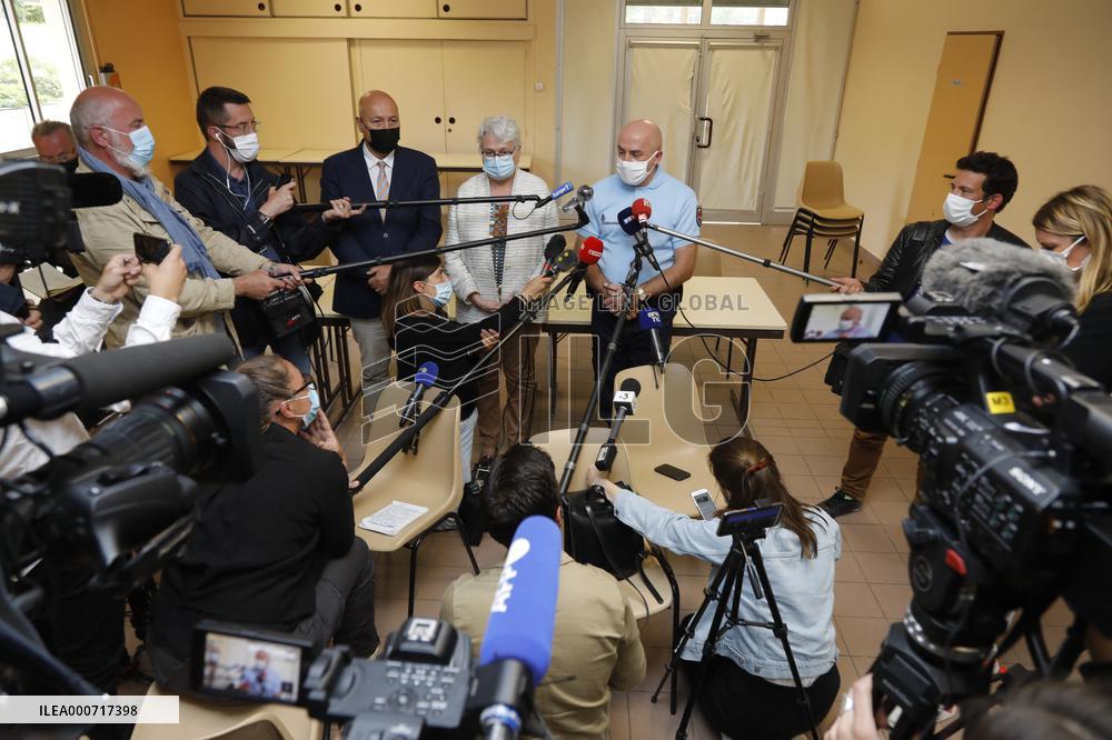 Killer Who Shot Dead Two Colleagues On The Run - Cevennes