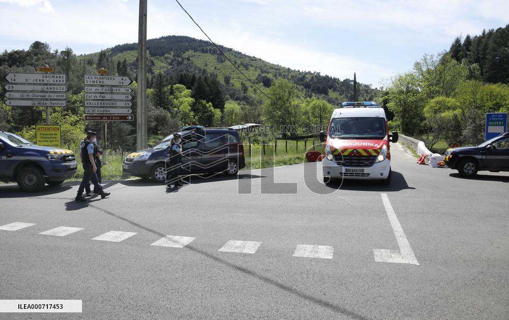 Killer Who Shot Dead Two Colleagues On The Run - Cevennes