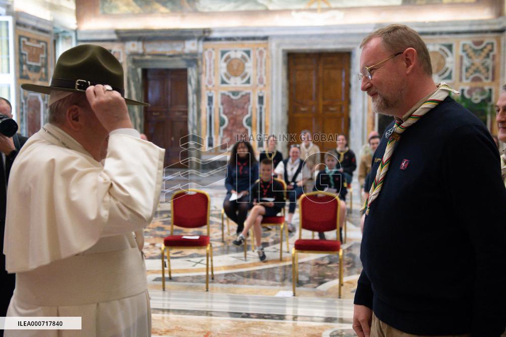 Pope Francis Meets Scouts Unitaires de France - Vativan