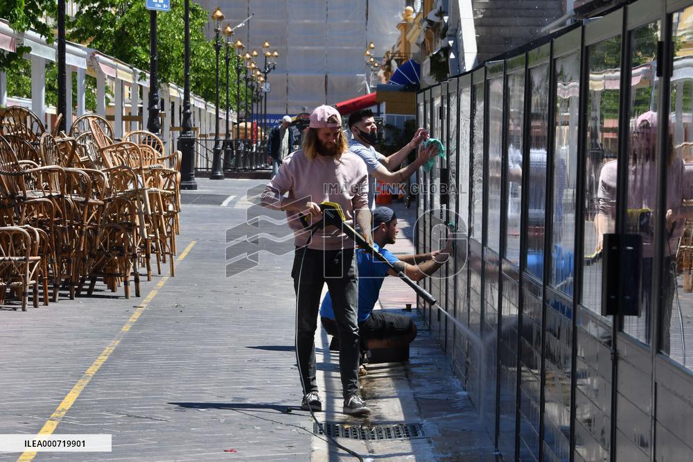 Preparation Of The Reopening Of Bars And Restaurants - French Riviera