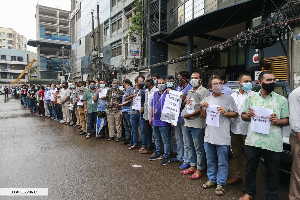 Journalists Stage Protest - Dhaka