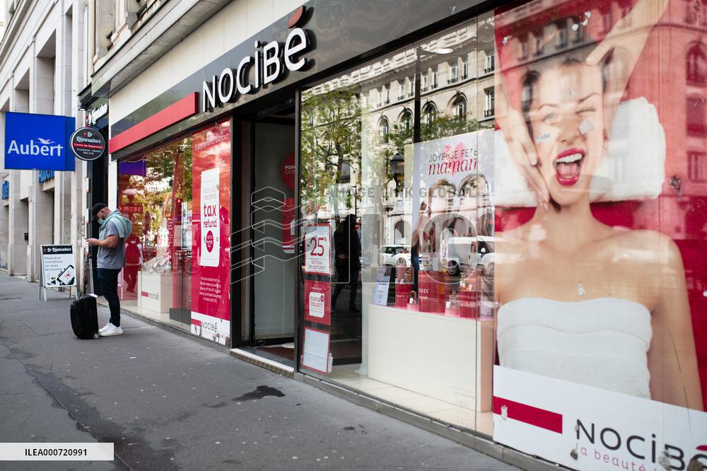 Reopening Of All Shops - Paris