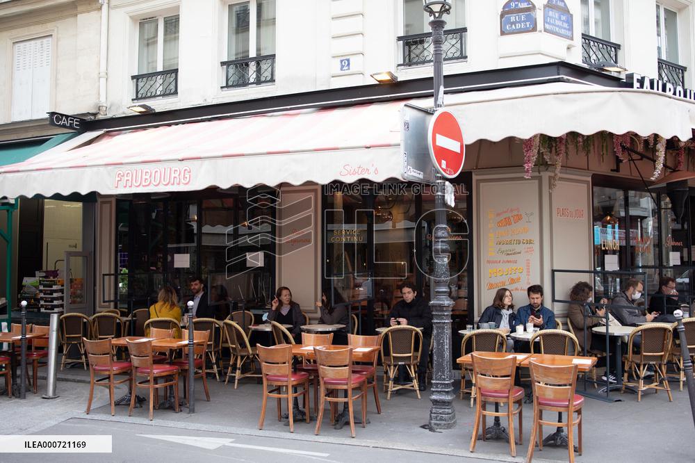 Outdoor Bars And Restaurants To Reopen - Paris