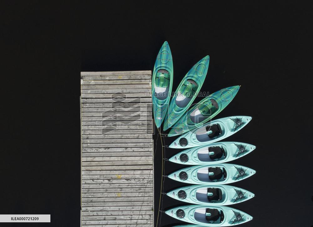 Kayaks Rental Closed Due To Covid Restrictions - Ottawa