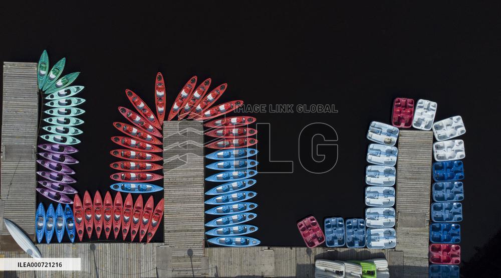 Kayaks Rental Closed Due To Covid Restrictions - Ottawa