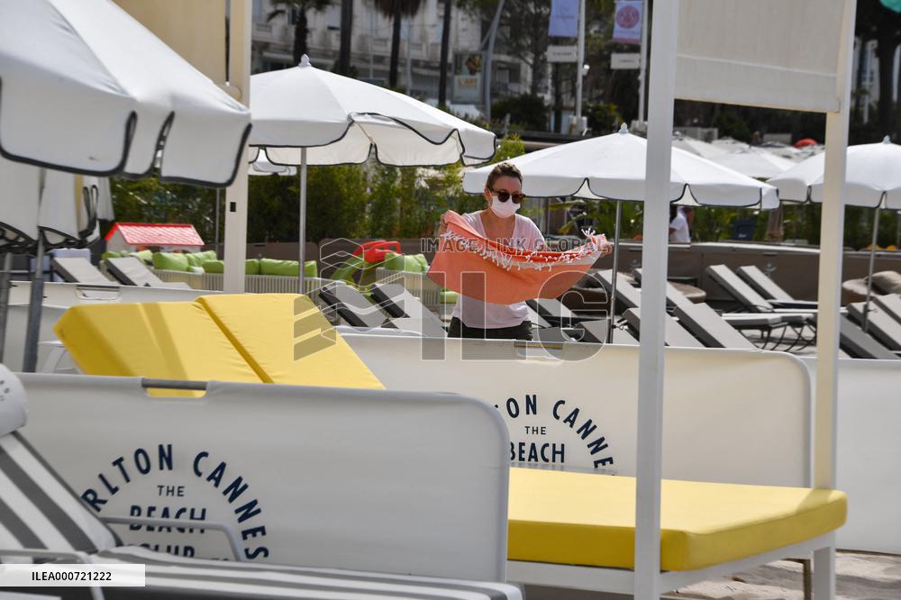 Outdoor Bars And Restaurants Reopen - Cannes