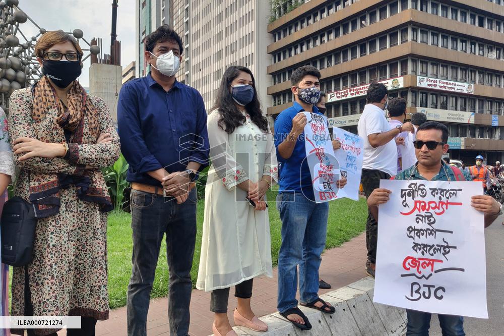 Journalists Stage Protest - Dhaka