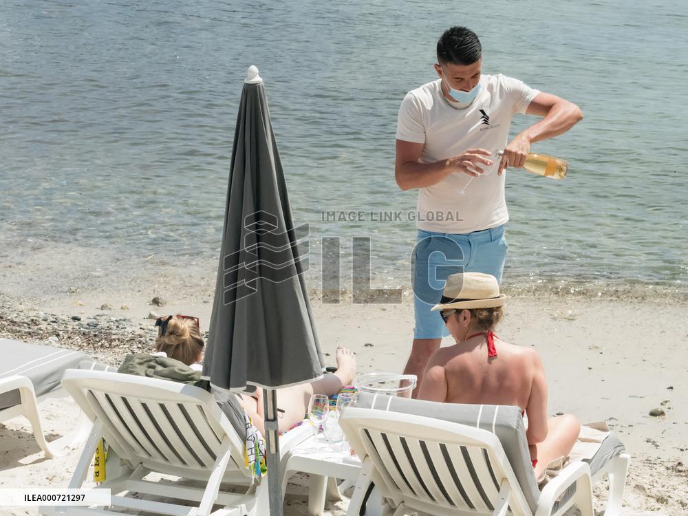 Outdoor Bars And Restaurants Reopen - Antibes