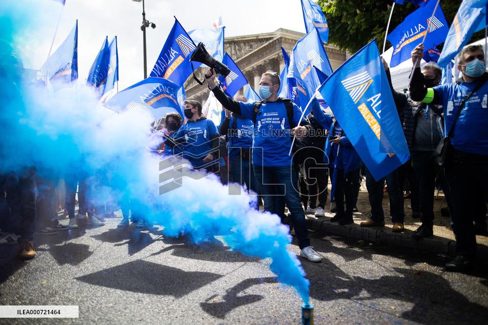 Police Rally In Front Of The National Assembly - Paris