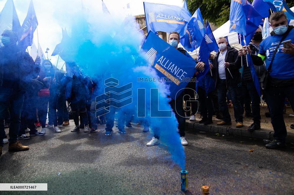 Police Rally In Front Of The National Assembly - Paris