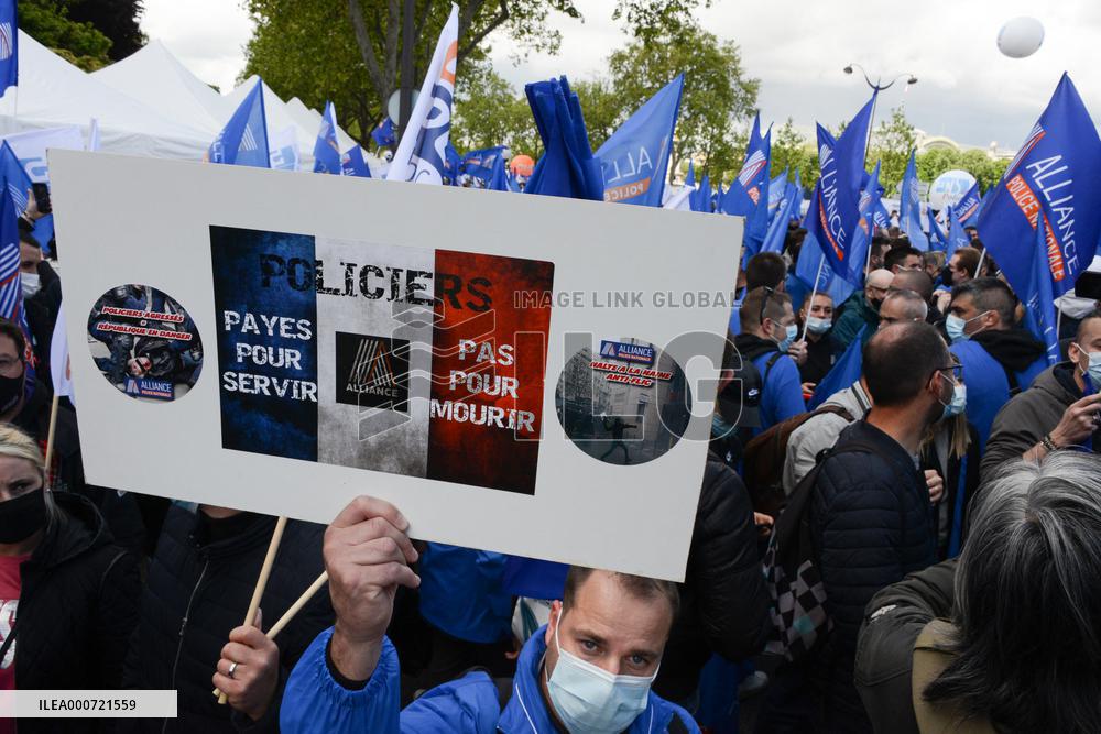 Police Rally In Front Of The National Assembly - Paris