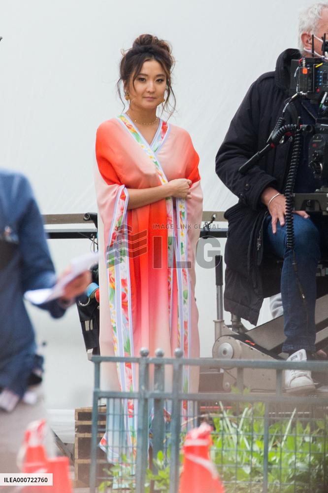 'Emily in Paris' Season 2 Film Set In Paris NB