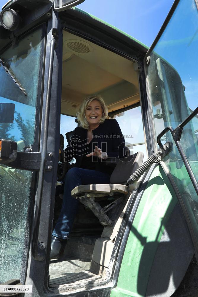 Marine Le Pen Campaigns - Nimes