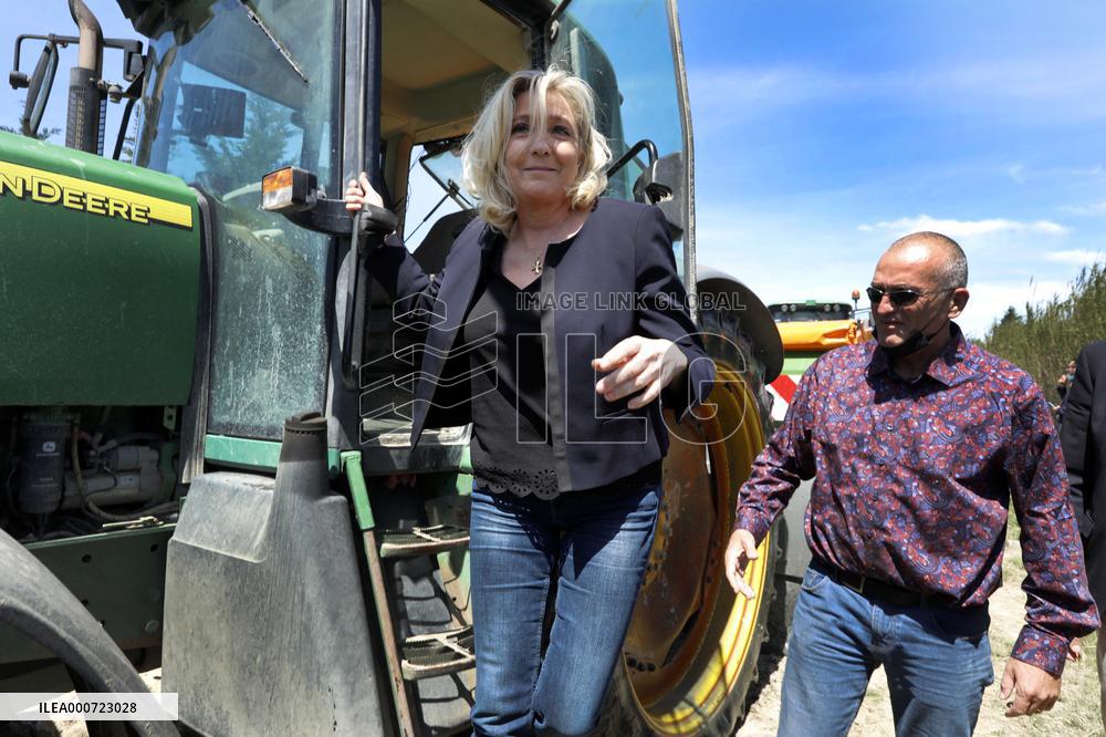 Marine Le Pen Campaigns - Nimes